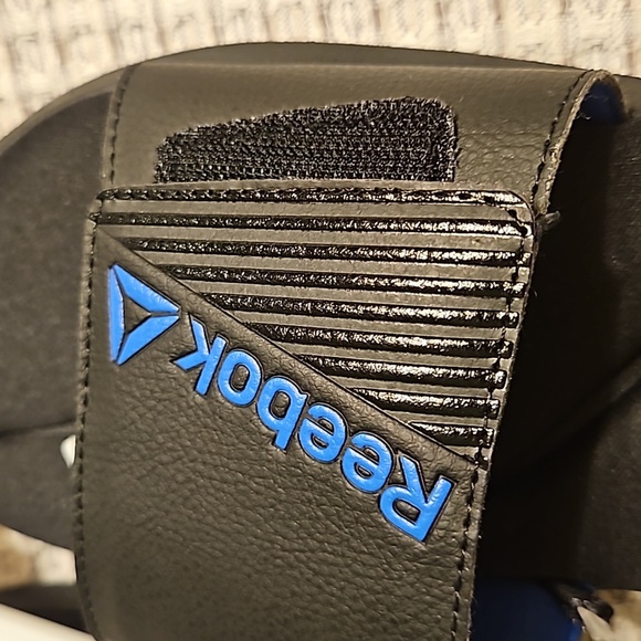 REEBOK Slides Sz 6 kids 7.5 Womans - Picture 2 of 6